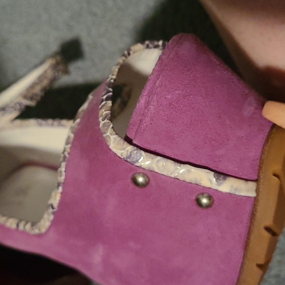 Like new 1969 suede and snake embossed stiletto platforms w/ peep toes - Picture 4 of 7